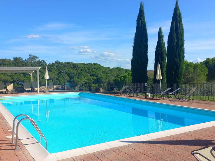 Agriturismo per 4 persone, con Giardino a Asciano