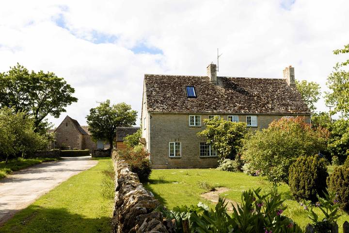 Log cabin for 6 people, with Garden in South East England