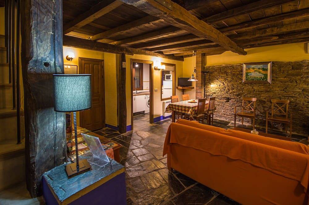 Casa Rural del Corral y Apartamentos for 4 people in Malpartida de Plasencia, Monfragüe National Park