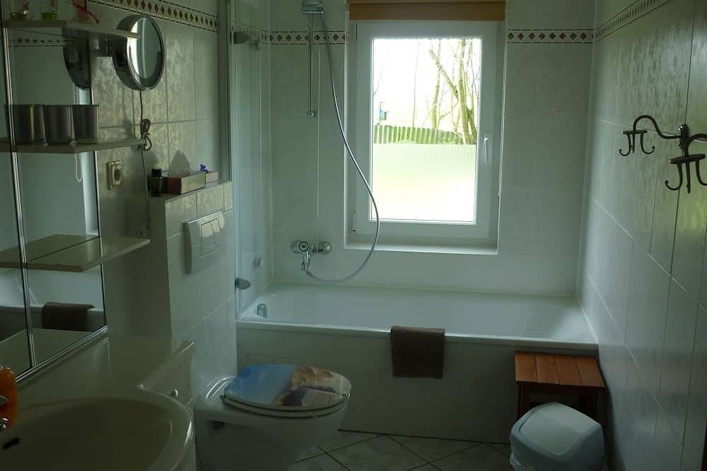 Ganze Wohnung, 3-Sterne Bauernhaus Whg. im Erdgeschoß, ruhige Lage an der Küste nahe Otterndorf in Neuenkirchen (Land Hadeln), Cuxland