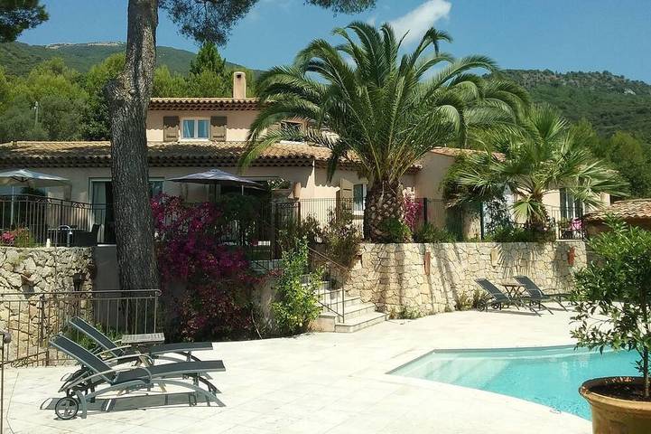 Gîte pour 2 personnes, avec Terrasse et Jardin