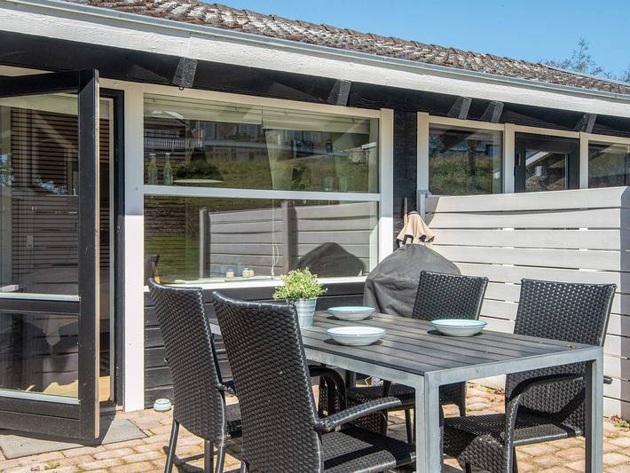 Ferienhaus für 2 Personen, mit Terrasse und Garten sowie Pool in Løjt