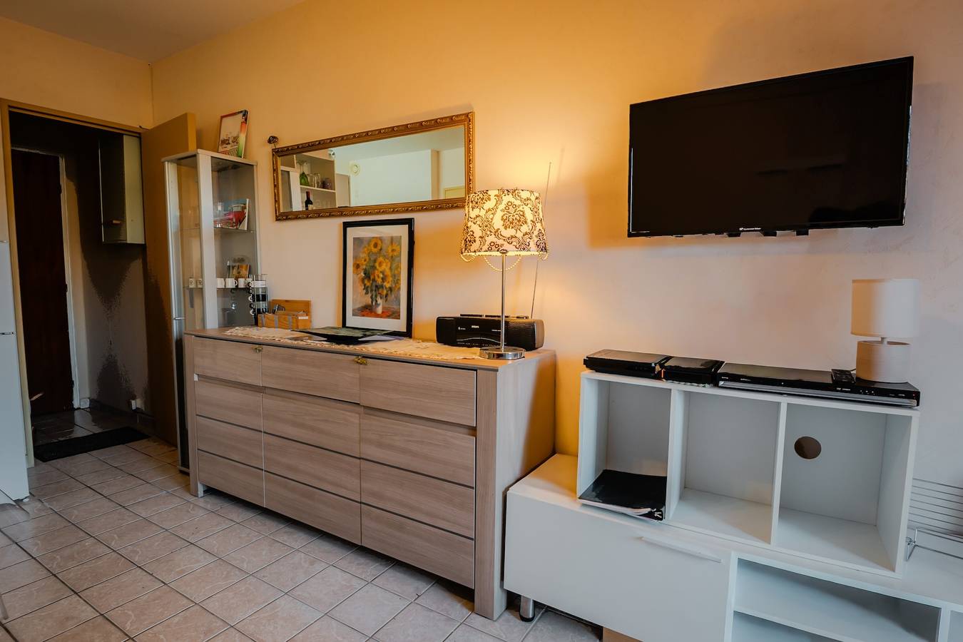 Ganze Wohnung, Apartment „Rez-de-jardin“ mit privater Terrasse und Wlan in Courseulles-sur-Mer, Caen und Umgebung