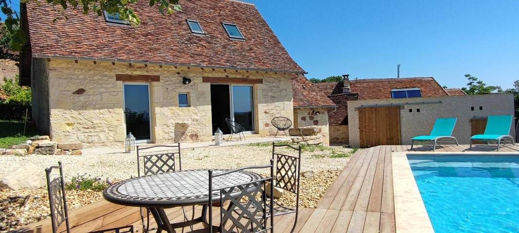 Location de vacances pour 4 personnes, avec jardin et piscine à Badefols-d'Ans