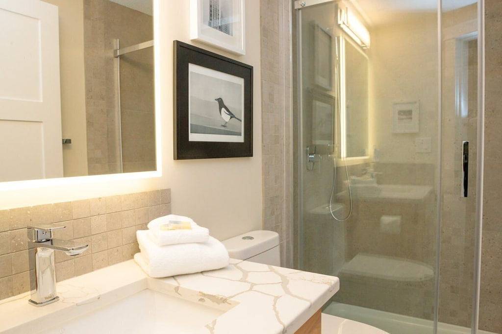 Ganze Wohnung, Cosy Mountain Condo - Panoramische Ansichten, Um Den Nationalpark Zu Banffen! in Canmore, Banff-Nationalpark