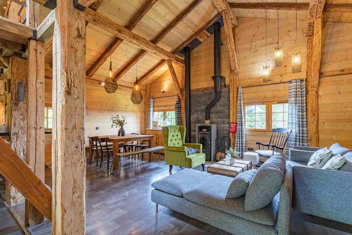 Chalet „Refuge De Quiétude À La Montagne“ mit Panoramablick auf die Almenlandschaft in Samoëns, Region Bonneville