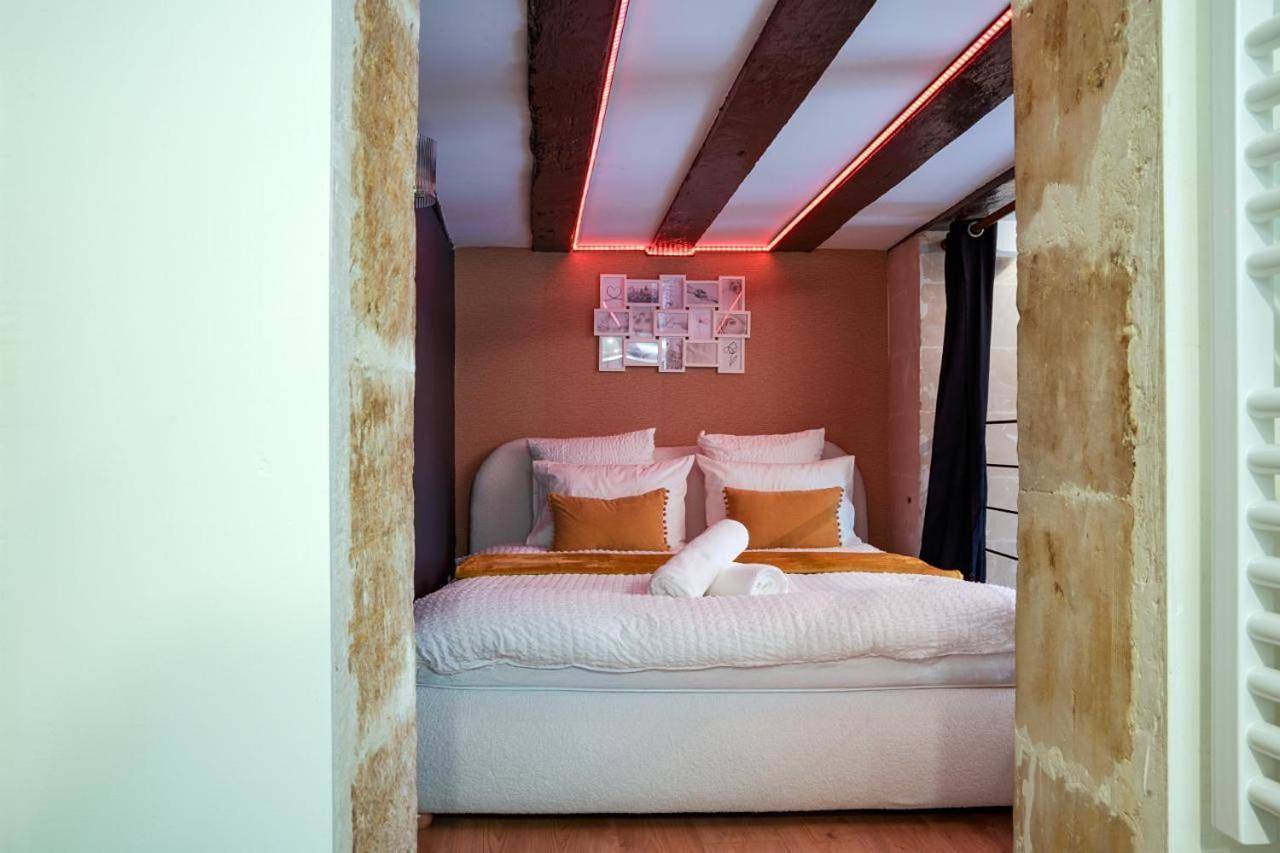 Appartement entier, La Plume d'Amour- Love Room au Cœur du Vieux Tours in Tours, Région de Tours