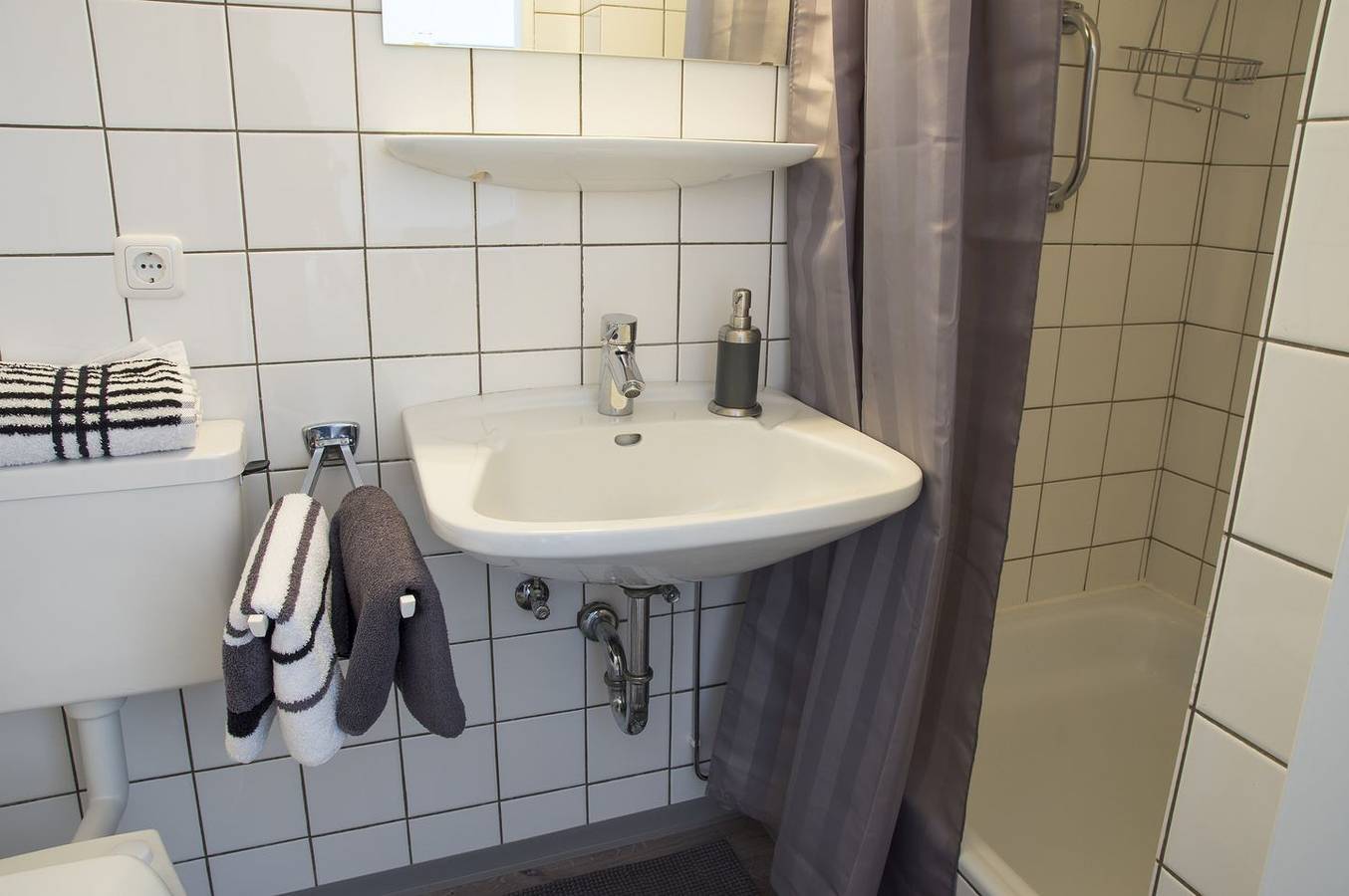 Ganze Wohnung, Fp61-Studio für 2 Personen mit moderner Ausstattung und Schwimmbad & Sauna im Haus in Sahlenburg Strand, Cuxhaven