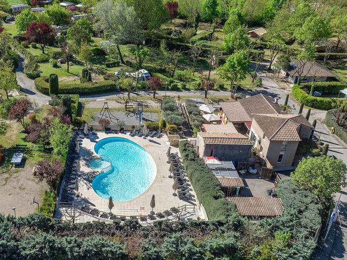 Gîte pour 2 personnes, avec Terrasse et Bassin pour enfant dans les Alpes-de-Haute-Provence