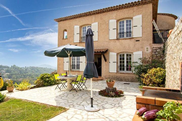 Gîte pour 6 personnes, avec balcon/terrasse et piscine à Saint-Jeannet - 2