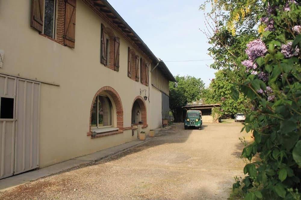 Armans Farm in Castelsarrasin, Tarn-et-Garonne