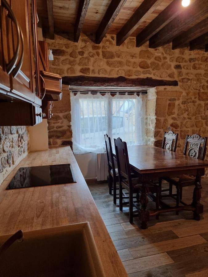 Appartement entier, Three-Bedroom Apartment in Boissy-l'Aillerie, Parc naturel régional du Vexin Français