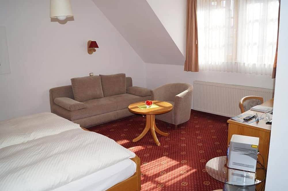 Doppelzimmer, Dusche, Wc, Nichtraucher - Hotel-Restaurant St. Martiner Castell in Sankt Martin, Südliche Weinstraße