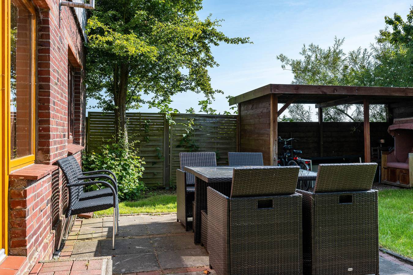 Ferienhaus 'Cora' mit privater Terrasse, privatem Garten und Wi-Fi in Wesselburenerkoog, Nordseeküste
