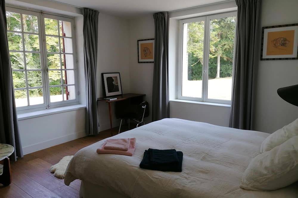 Maison de Campagne en Pierre Avec Piscine in Lignan-de-Bordeaux, Región de Burdeos