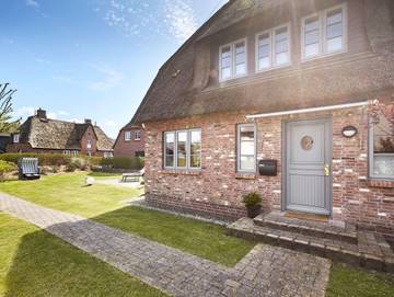 Ferienhaus für 4 Personen, mit Terrasse und Garten sowie Sauna in Oldsum
