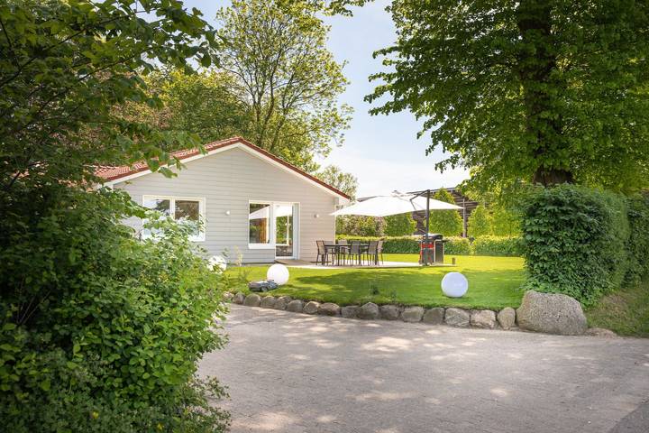 Ferienhaus für 8 Personen, mit Garten und Sauna in Freizeitpark Tolk-Schau