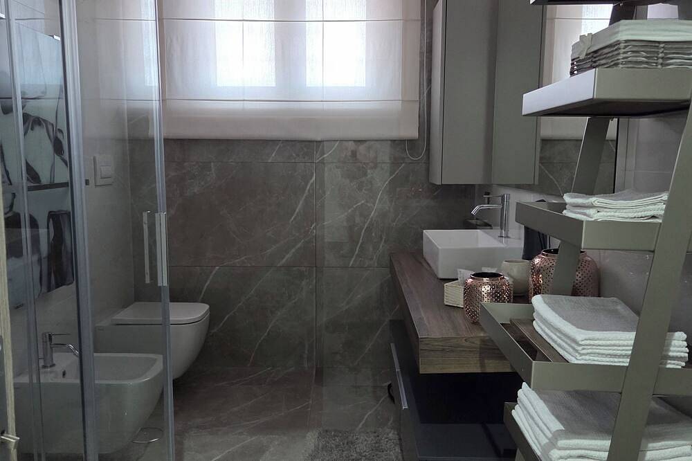 Geheel appartement, Pythagoras Apartment located in the main town square and close to the sea. in Crotone, Provincie Crotone