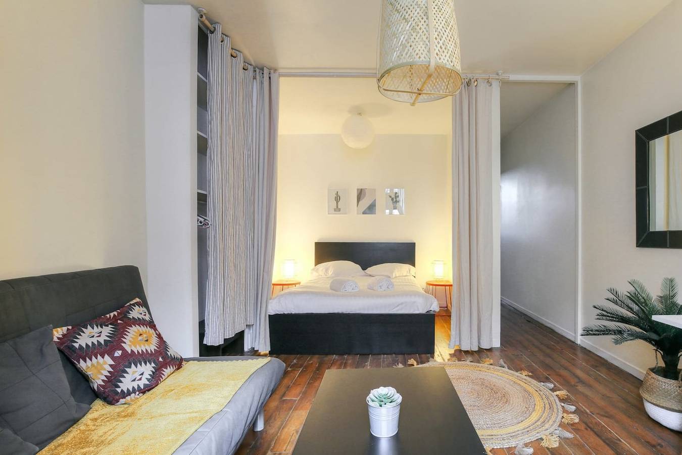 Entire apartment, Charming with balcony in the heart of the 7th in Lyon, Rhône