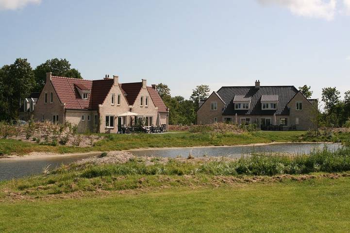 Ferienpark für 8 Personen, mit Garten und Sauna sowie Terrasse und Pool, mit Haustier auf Texel