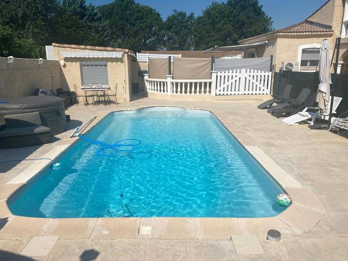 Gîte pour 2 personnes, avec piscine ainsi que jacuzzi et terrasse à Canaules-et-Argentières - 4