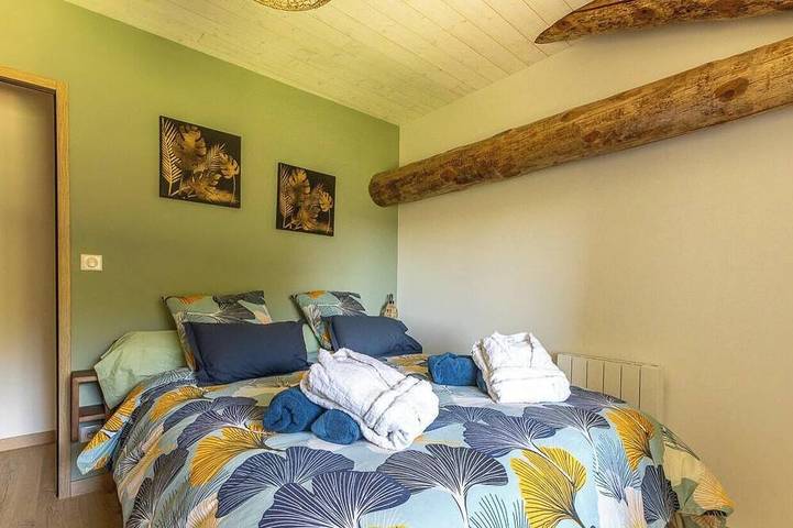 Location de vacances pour 6 personnes, avec jardin ainsi que balcon et sauna à Saint-Anthème - 2