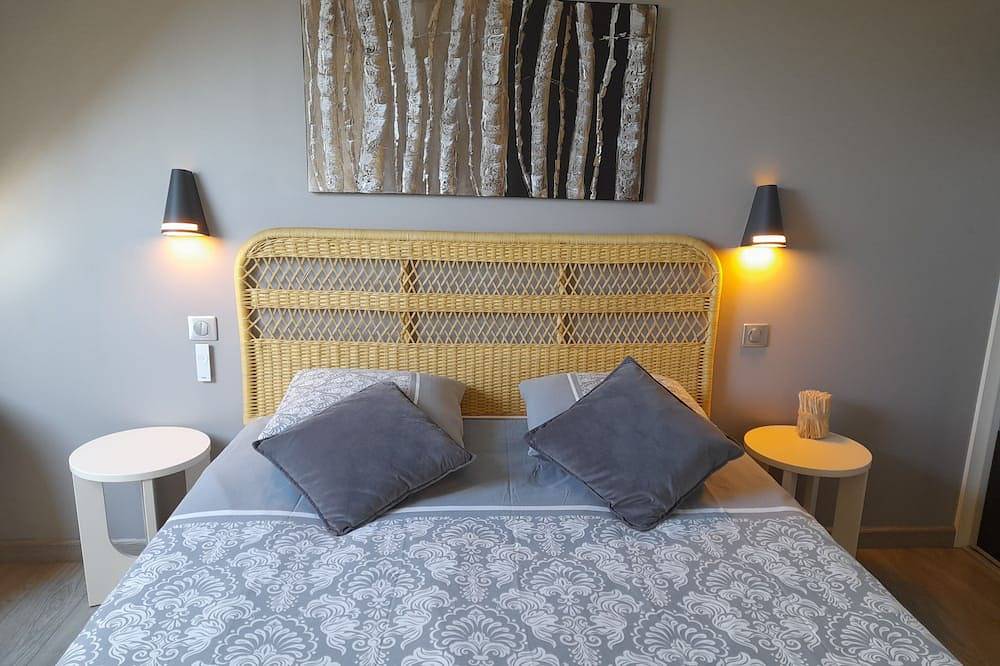 Villa 4* Private Swimming Pool-100m Sea-Enclosed Garden-Bikes-Trampoline- Kayaks in Plouescat, Côte des Légendes