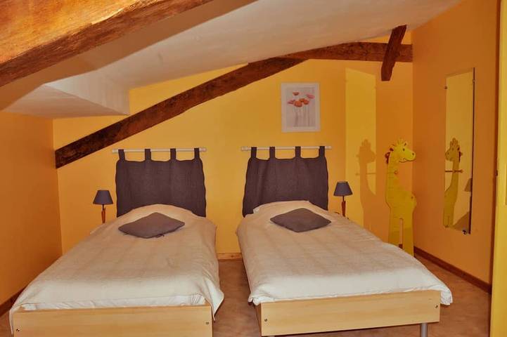 Location de vacances pour 5 personnes, avec piscine et jardin, animaux acceptés à Saint-Hilaire-la-Forêt - 3