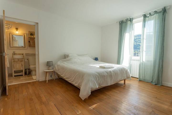 Maison Estagnole in Estaing (Aveyron), Parc naturel régional de l'Aubrac