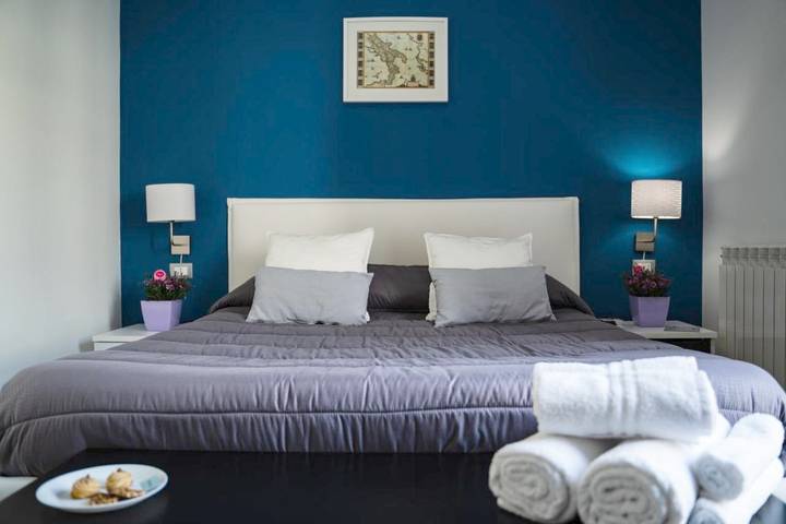 Chambre d’hôte pour 3 personnes, avec Balcon ainsi que Terrasse et Vue dans Buonfornello