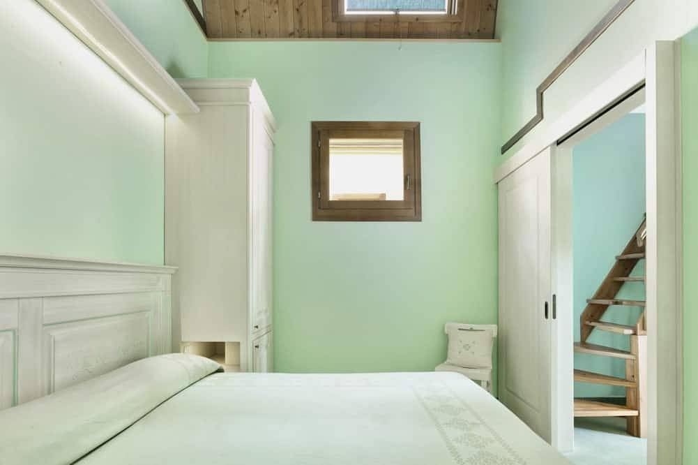 Ganze Wohnung, Nice apartment on the ground floor with sea view of about 45 m2 equipped with air conditioning and wi fi connection, composed of a living room with equipped kitchenette, fridge and flat-screen television.It can be on one level or with a mezzaninea double in Bosa Marina, Planargia
