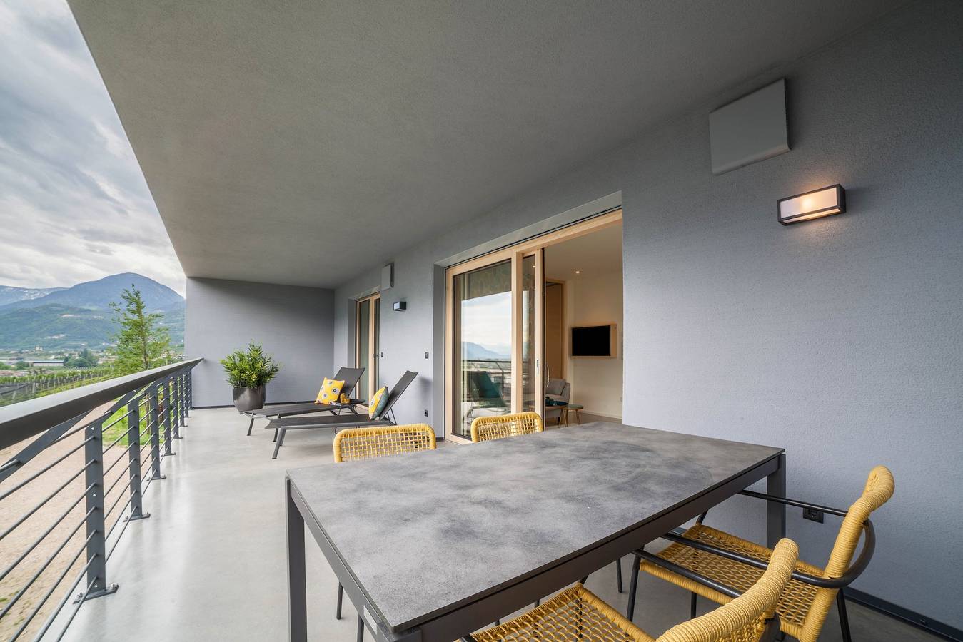 Ganze Wohnung, Ferienwohnung Das Eckige mit Bergblick, Wlan, Garten und Terrasse in Baslan, Tscherms