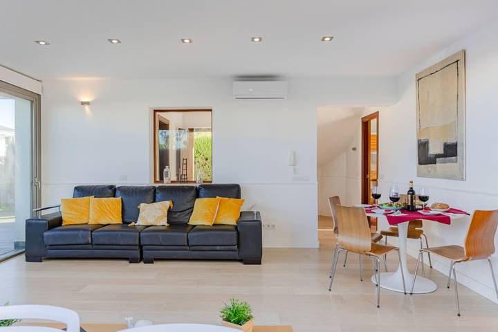 Villa für 7 Personen, mit Seeblick und Garten sowie Balkon auf Mallorca - 2