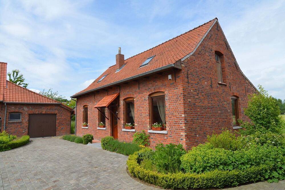 Ruime gezinswoning in Nieuwkerke, Heuvelland