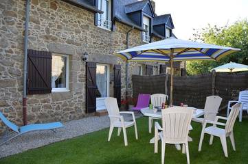 Gîte pour 5 personnes, avec jardin et terrasse à Saint-Méloir-des-Ondes