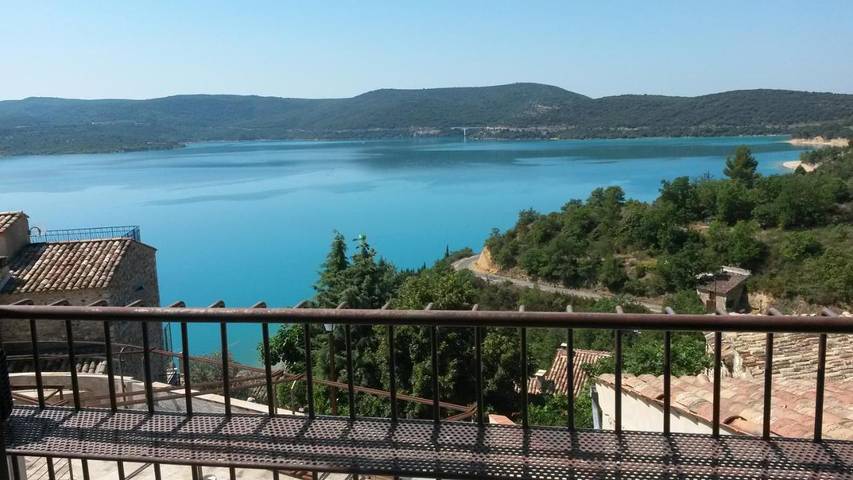 Location de vacances pour 6 personnes, avec balcon et vue à Les Salles-sur-Verdon - 2