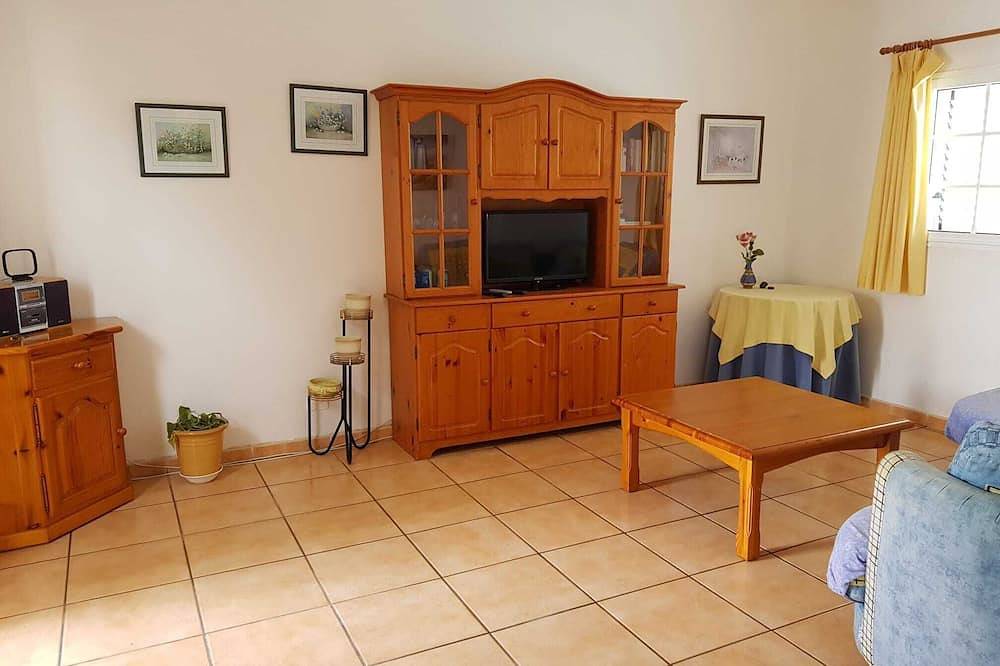 Apartamento entero, Acogedor Y Amplio Apartamento A 200 M De La Playa in Playa Famara, Teguise
