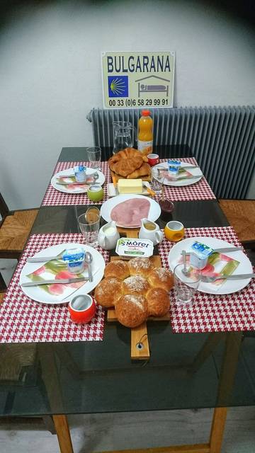 Vacation Rental for 4 Guests in Bourg-Argental, Pilat Regional Nature Park, Picture 4