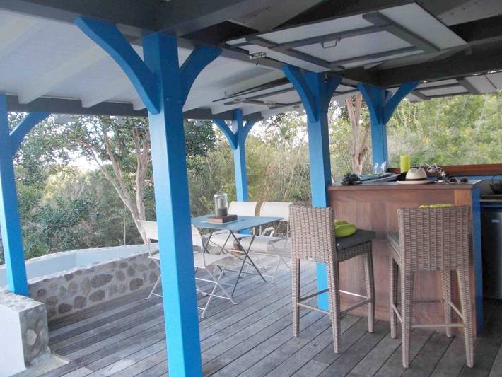 Location de vacances pour 2 personnes, avec vue ainsi que jardin et piscine à Terre-de-Bas - 2