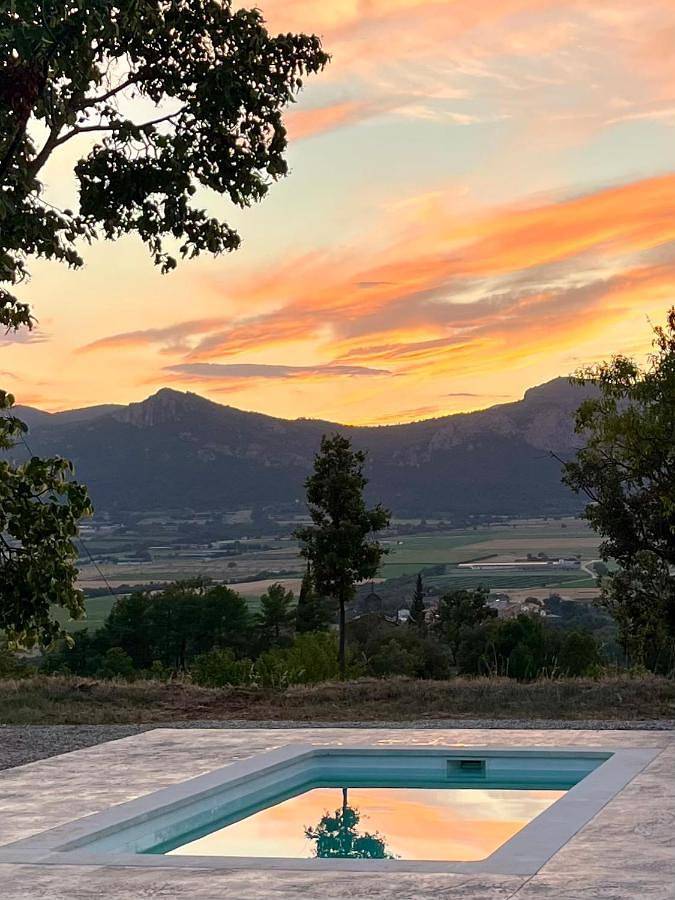 Casa rural para 9 personas, con vistas al lago y vistas además de jardín y piscina, Familias con niños en Alto Urgel - 3