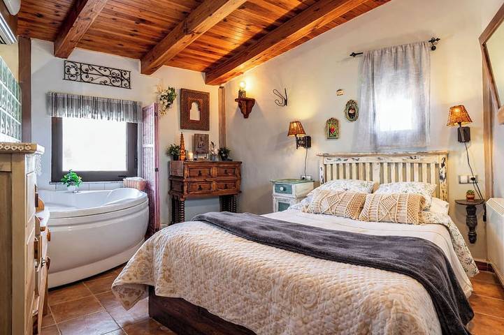Gîte pour 2 personnes, avec Jacuzzi ainsi que Terrasse et Jardin à Calvarrasa de Abajo
