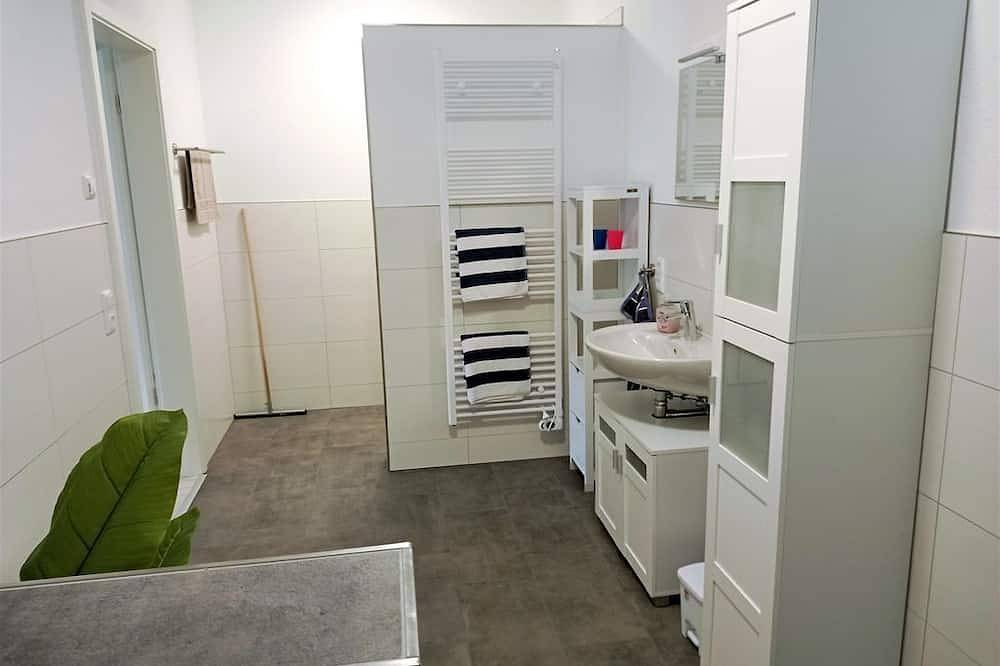 Ganze Wohnung, 2-Bett-Ferienwohnung Monika bis 4 Pers. - Ferienhaus Egger in Üdersdorf, Vulkaneifel