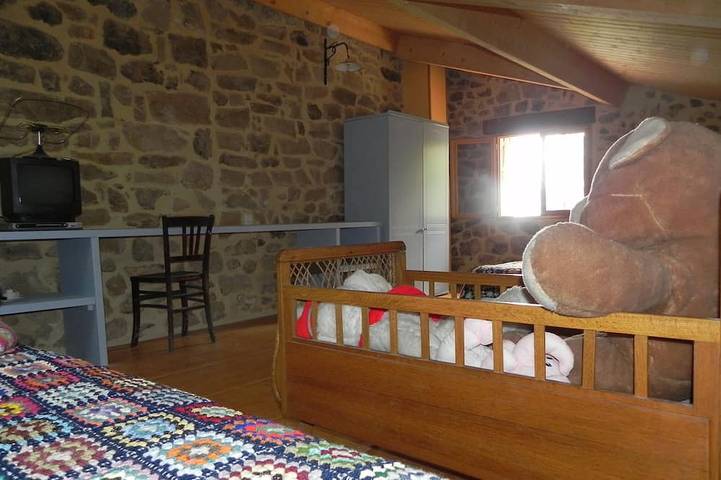 Location de vacances pour 6 personnes, avec jardin et terrasse dans Largentière - 2