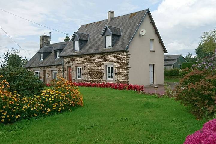 Location de vacances pour 6 personnes, avec terrasse et jardin à Saint-Laurent-de-Cuves
