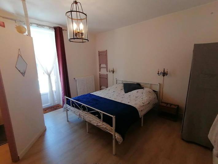 Chambre d’hôte pour 3 personnes, avec jacuzzi ainsi que jardin et piscine