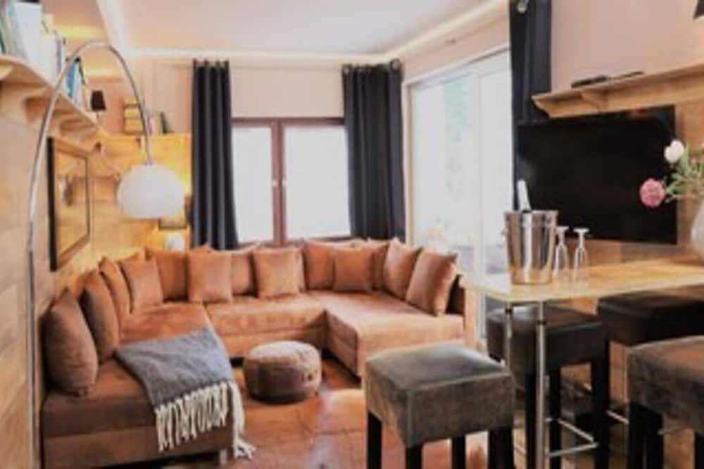 Appartamento intero, 5* Chalet ambience with large garden | 15 min Munich City | 10 min Oktoberfest in Monaco di Baviera, Alta Baviera