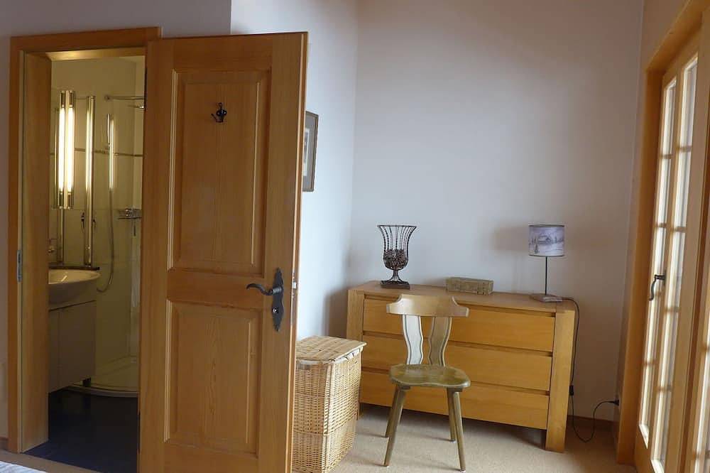 Appartement entier, Joli appartement pour 6 personnes avec Wifi, Tv et balcon in Schwendi b. Grindelwald, Grindelwald