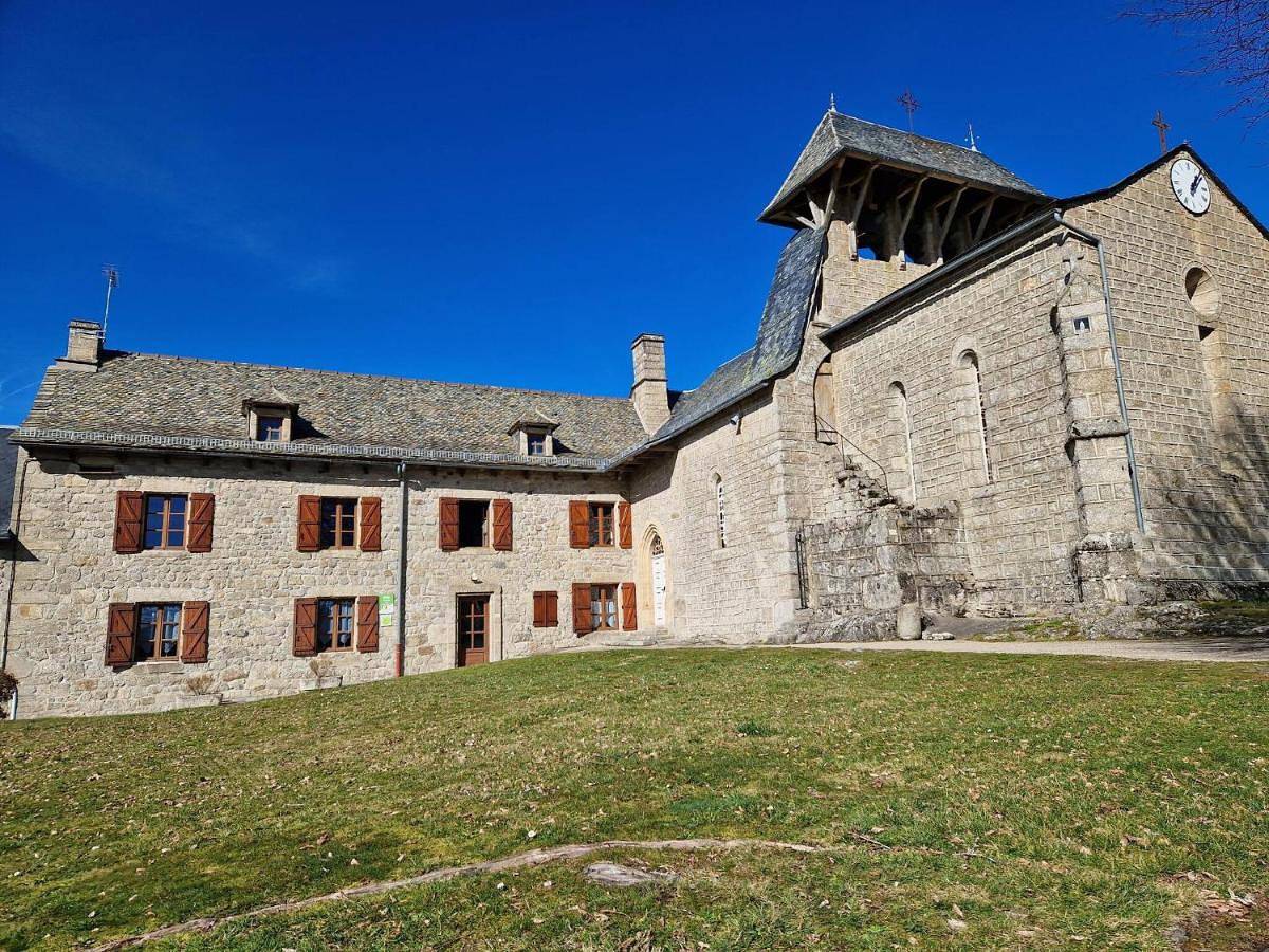 Ancien Presbytère, gîte familial in Florentin-la-Capelle, Parc naturel régional de l'Aubrac