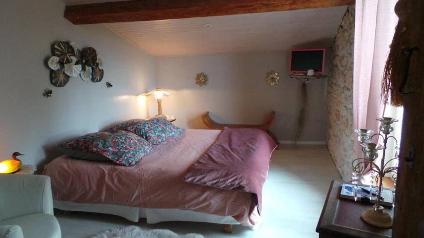 Chambre d’hôte pour 2 personnes, avec Balcon et Terrasse ainsi que Jardin et Vue à Rions