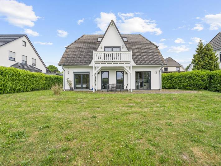 Ferienhaus für 8 Personen, mit Balkon und Terrasse sowie Garten in Bastorf